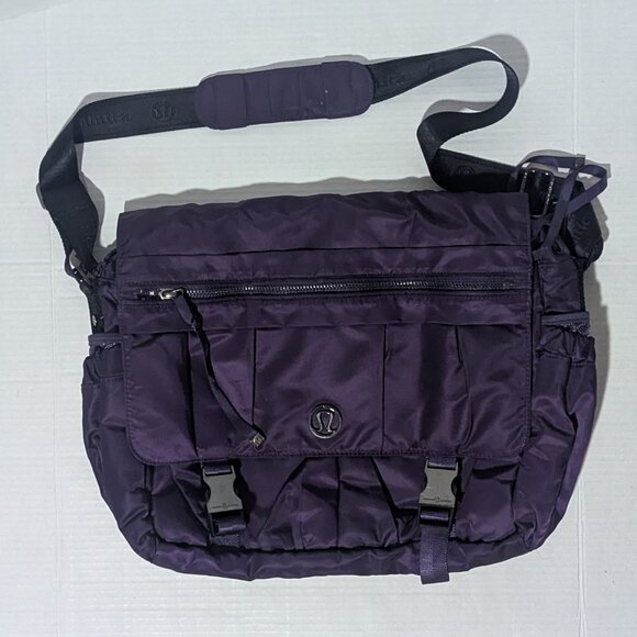 Lululemon Urban Yogini Messenger Bag in Royal Purple - Picture 4 of 16